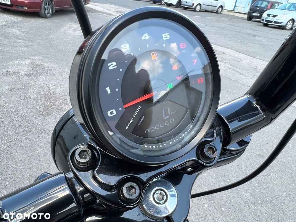 Harley-Davidson Softail Street Bob - 16