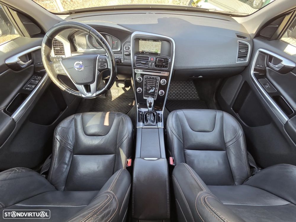 Volvo XC 60 2.0 D4 Momentum Plus Geartronic - 15