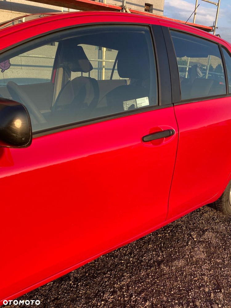 Toyota Yaris - 10