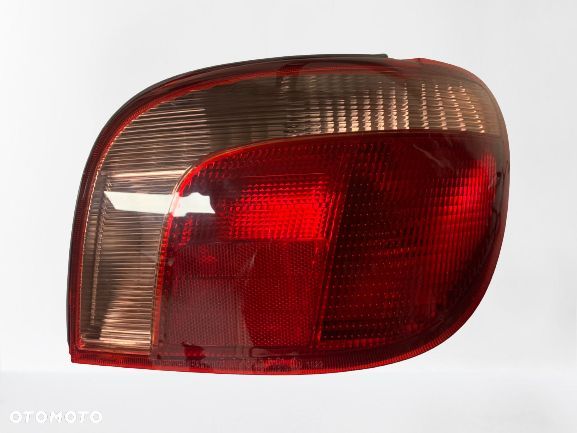 LAMPA TYLNA TOYOTA YARIS I FL 99-05 PRAWA NOWA JAPOŃSKA