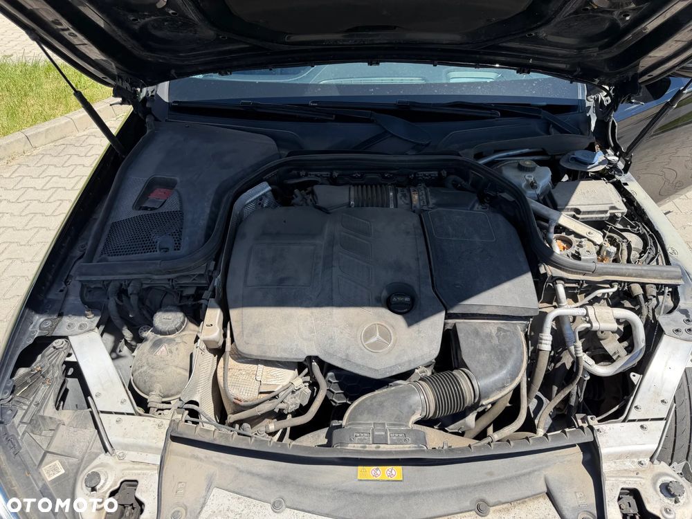 Mercedes-Benz Klasa E 220 d 4-Matic 9G-TRONIC - 20