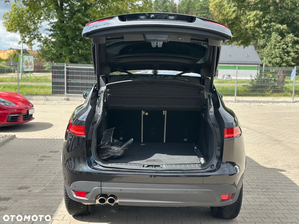 Jaguar F-Pace - 9