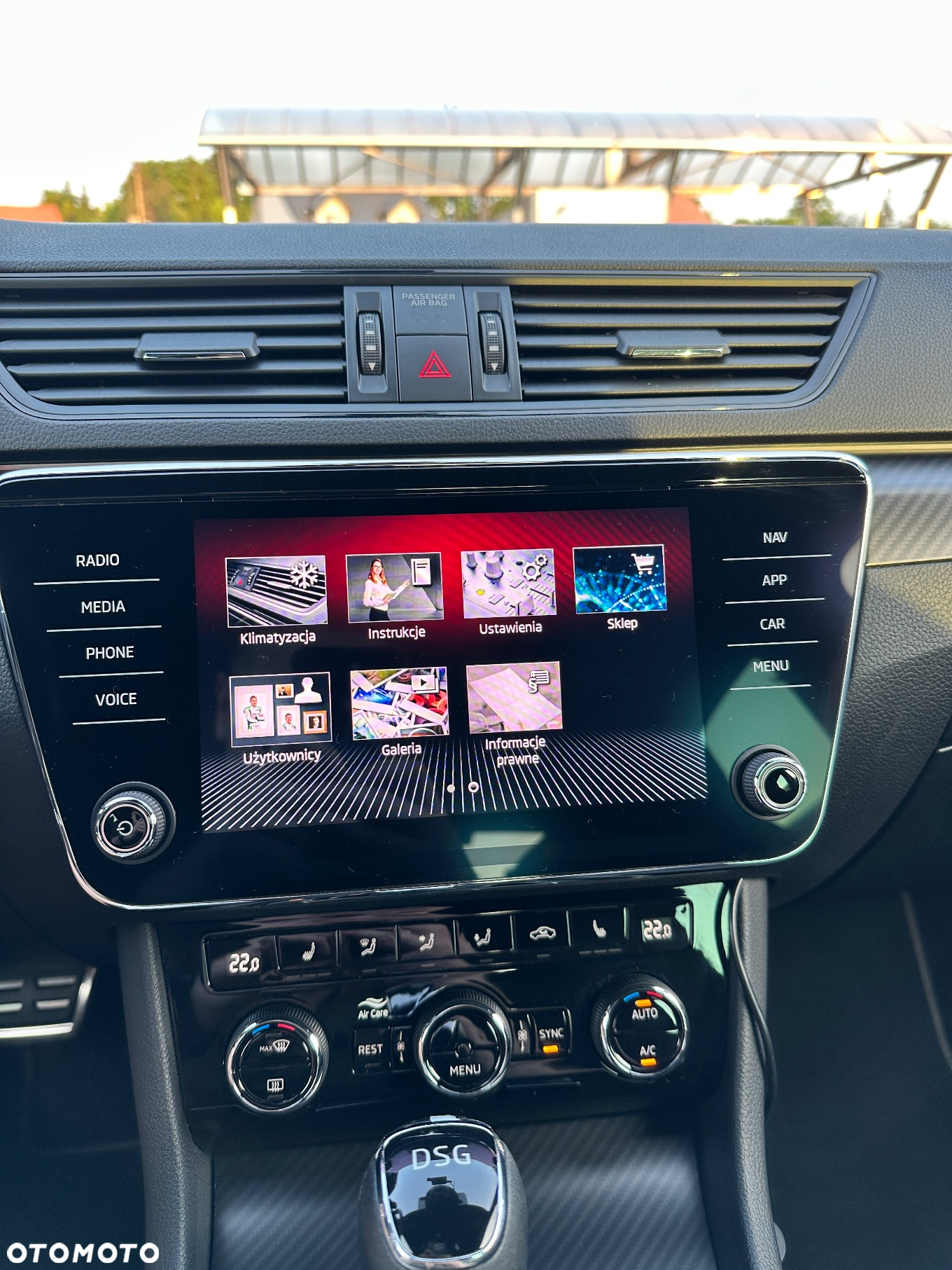 Skoda Superb 2.0 TDI DSG Sportline - 30