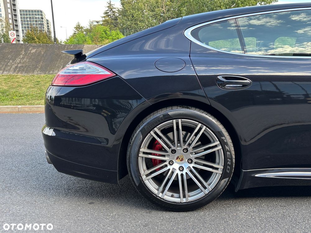 Porsche Panamera 4S - 7