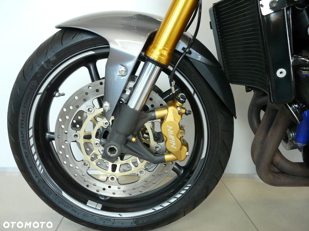 Triumph Street Triple - 20