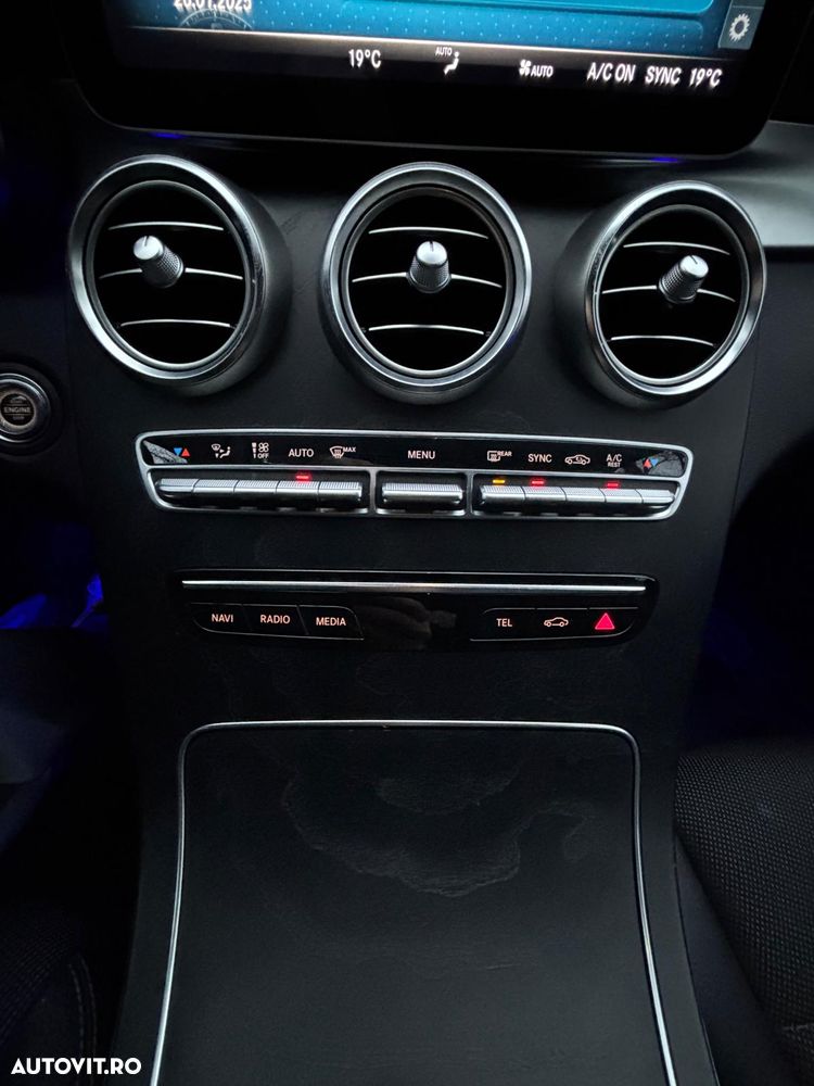 Mercedes-Benz C 200 4Matic 9G-TRONIC Exclusive - 12