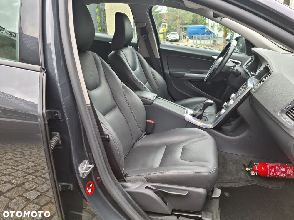 Volvo S60 D3 Momentum - 38