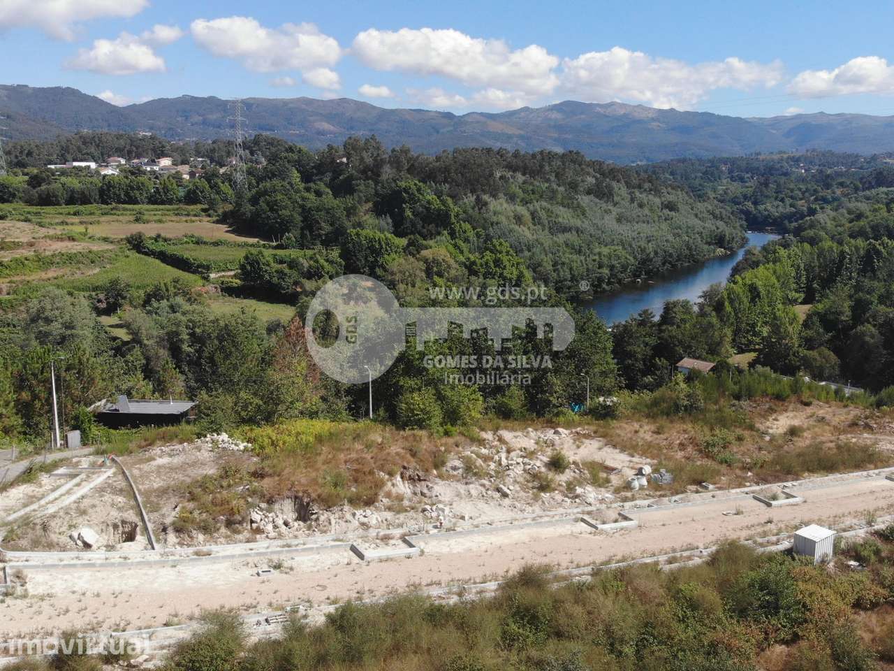 Lote para Construção de Moradia Individual com 447m2 com Vista Rio - Grande imagem: 3/17