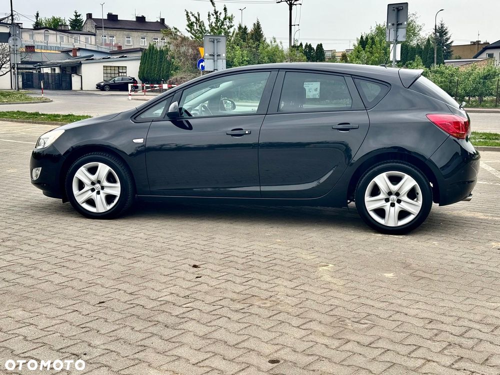 Opel Astra 1.4 Turbo Design Edition - 9