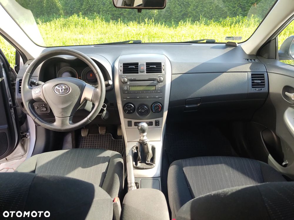 Toyota Corolla 1.33 VVT-i Luna - 8
