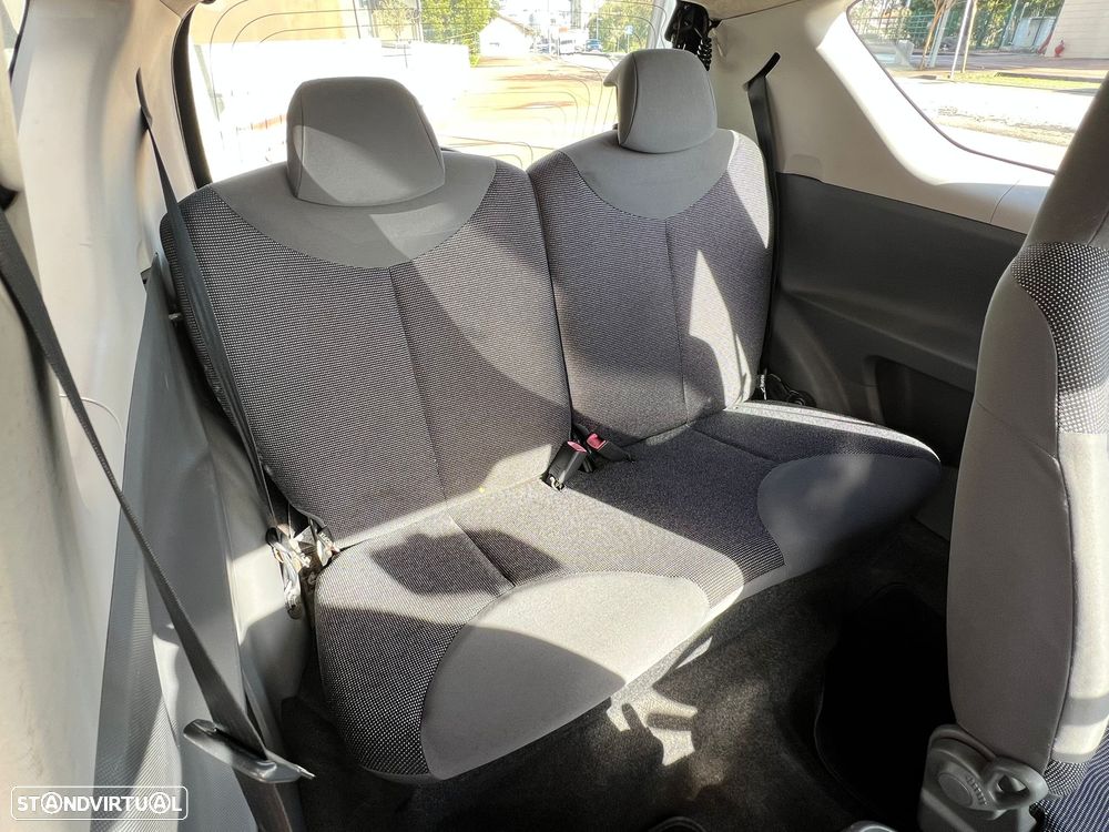 Peugeot 107 1.0 Trendy 2 Tronic - 7