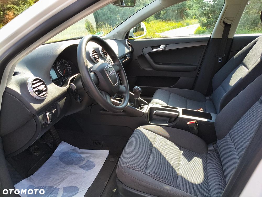 Audi A3 Sportback 1.4 TFSI S Line Sportpaket plus - 19