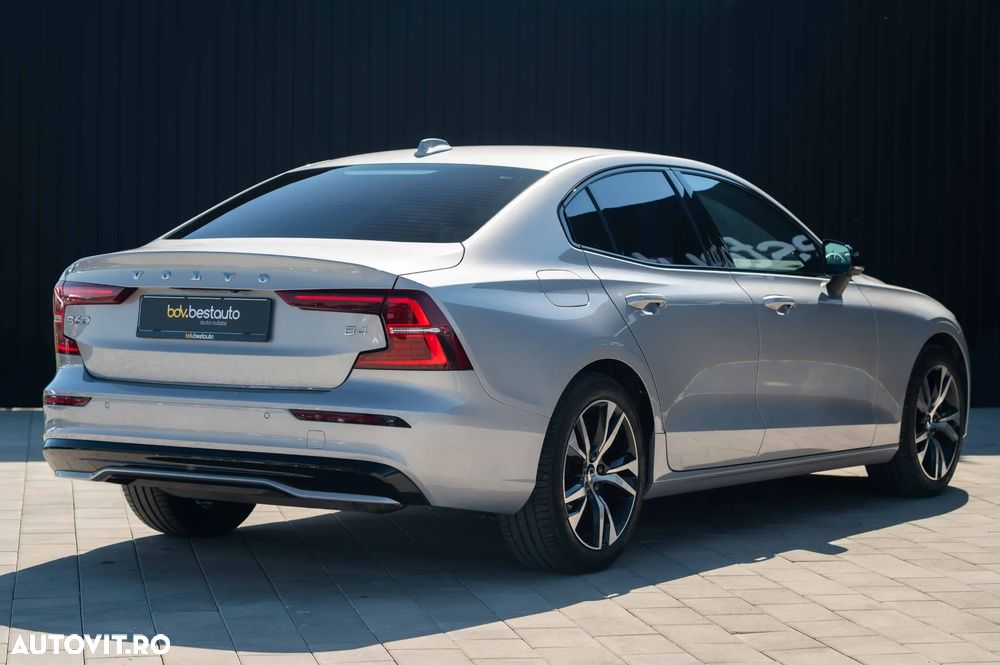 Volvo S60 B4 MHEV AT Plus Dark - 39