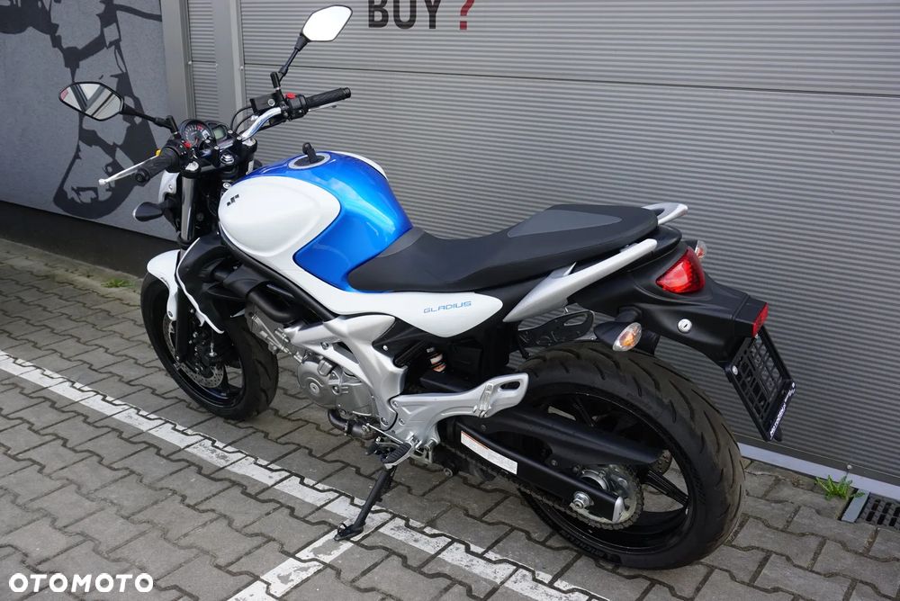 Suzuki Gladius - 13