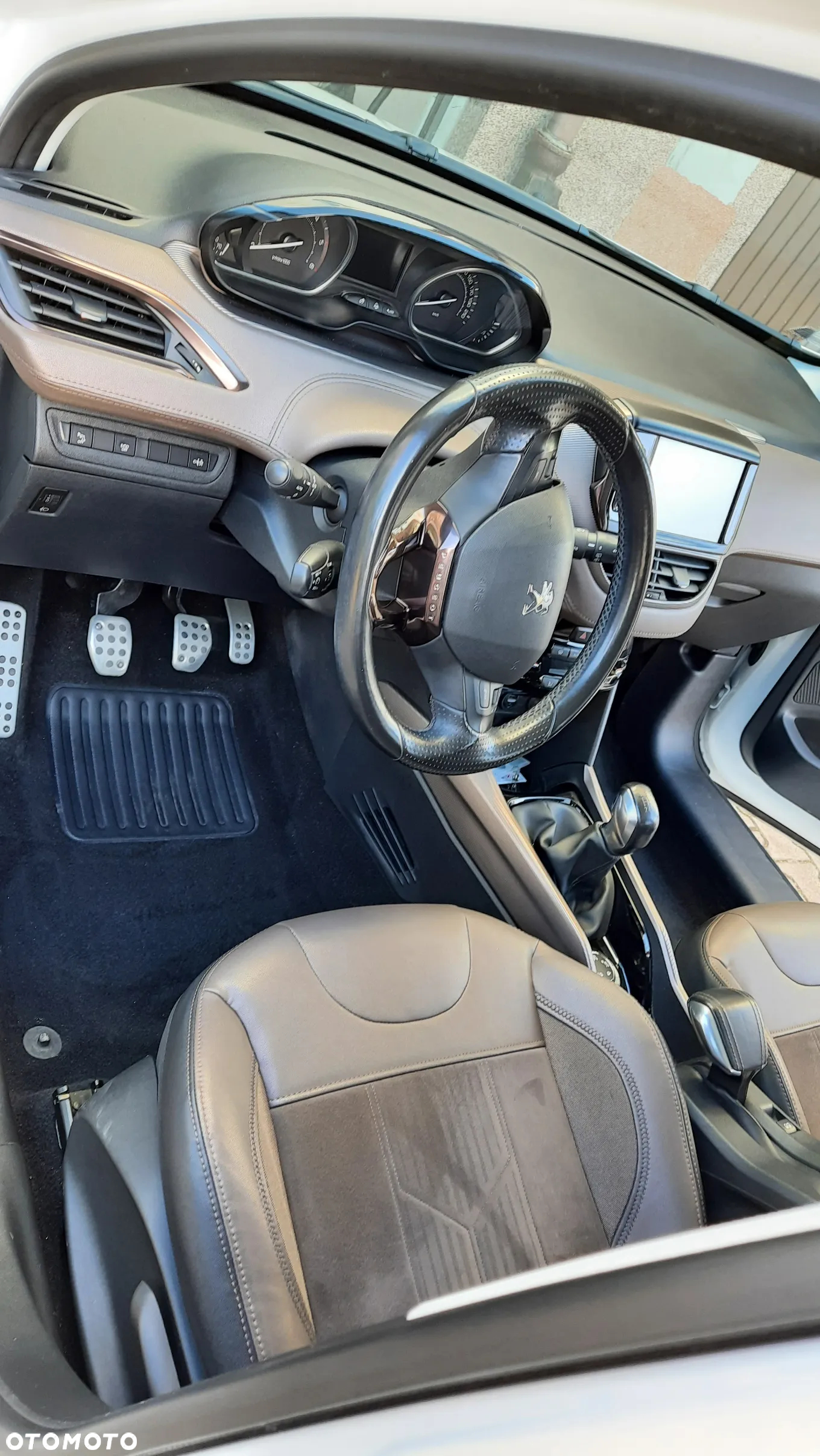 Peugeot 2008 e-HDi FAP 92 STOP & START Allure - 9