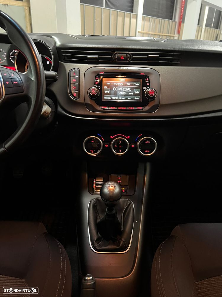 Alfa Romeo Giulietta 1.6 JTDm Exclusive - 27