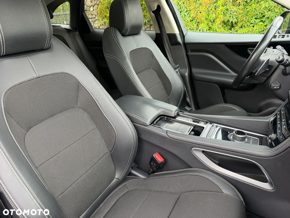 Jaguar F-Pace 2.0 i4D AWD R-Sport - 28