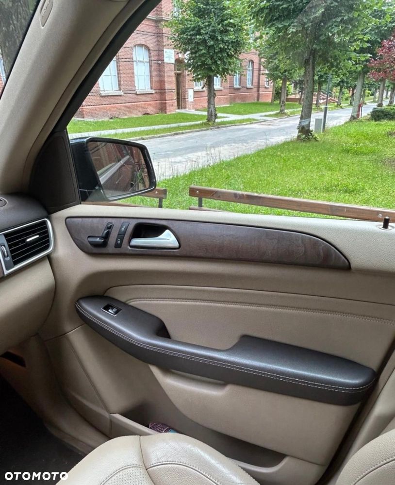 Mercedes-Benz ML 350 BlueTec 4-Matic - 13