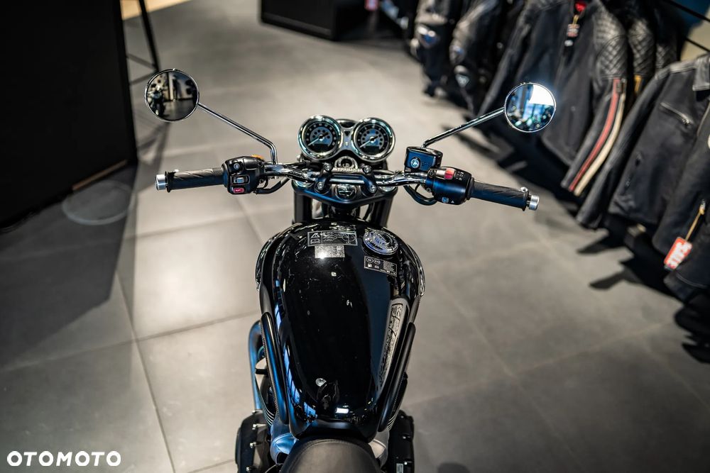 Triumph Bonneville - 23