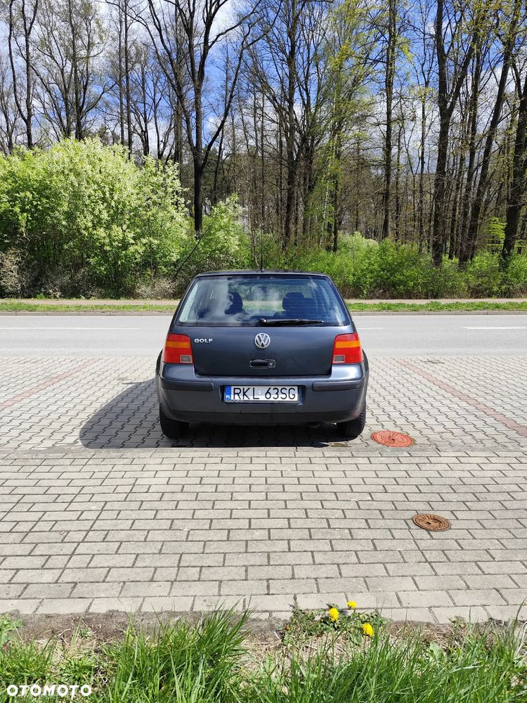 Volkswagen Golf - 3