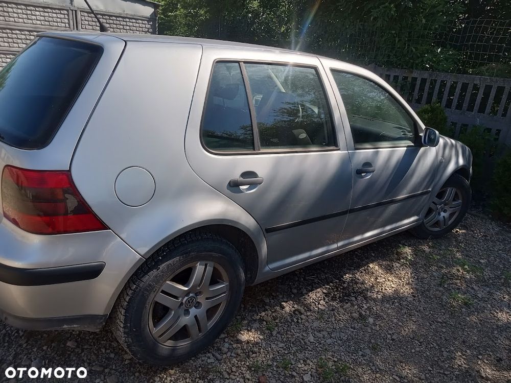 Volkswagen Golf - 4