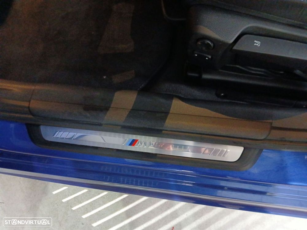 BMW 320 d Touring Pack Desportivo M Auto - 22