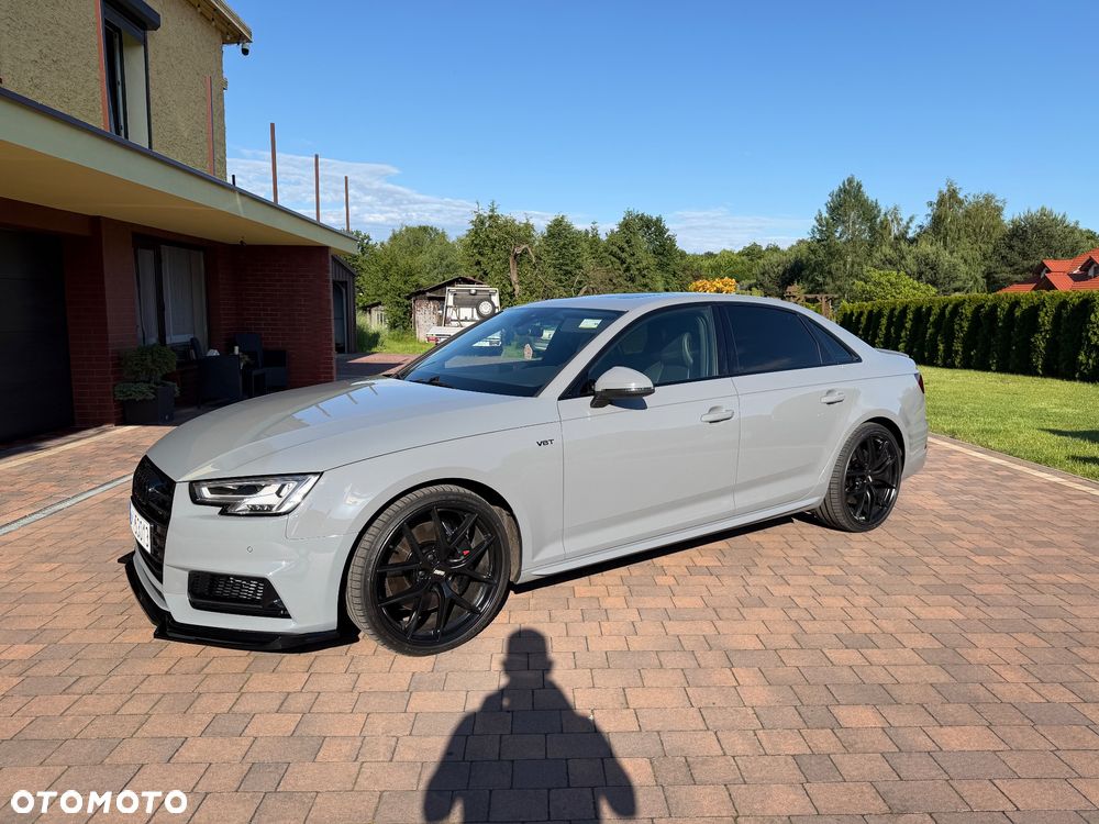 Audi S4 Limousine - 1