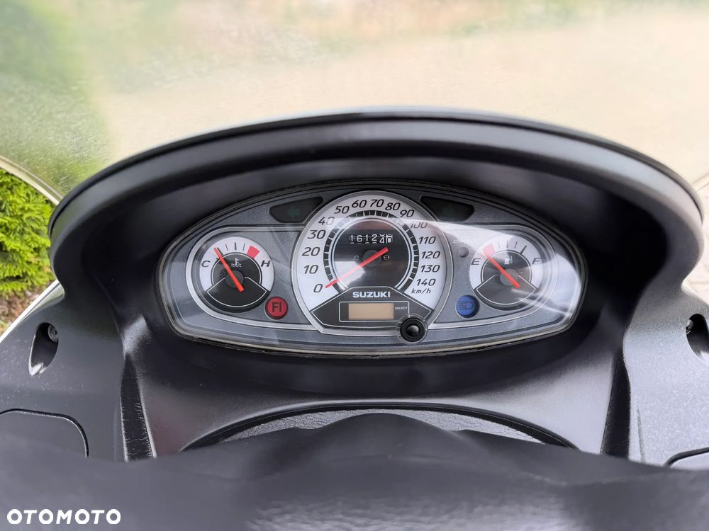 Suzuki Burgman - 22