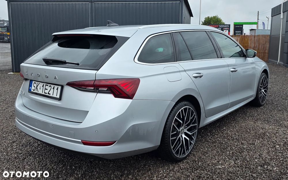 Skoda Octavia 2.0 TDI DSG RS - 9