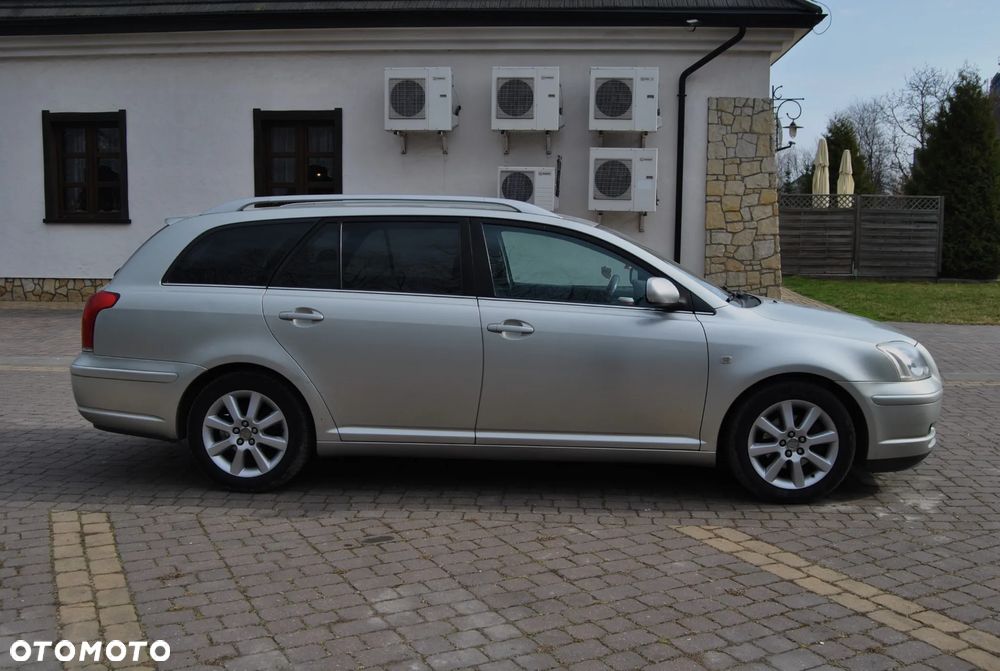 Toyota Avensis - 15