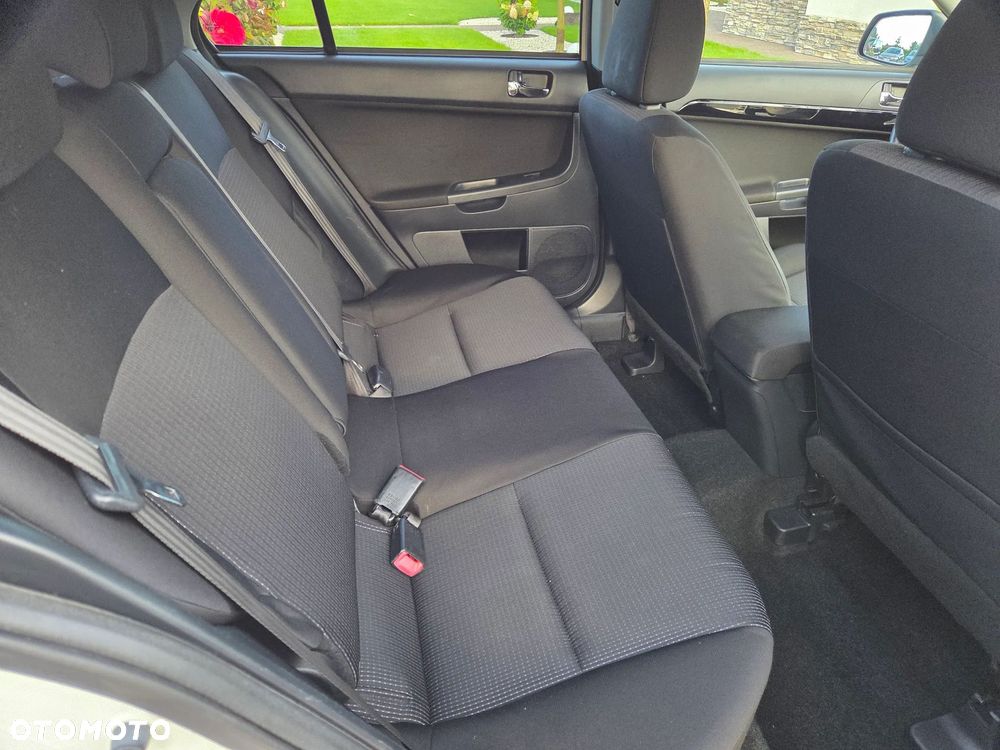 Mitsubishi Lancer - 17