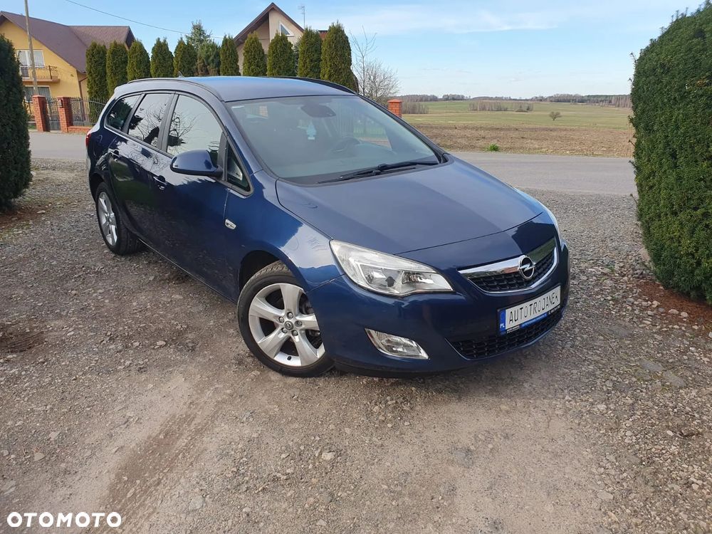 Opel Astra 1.4 Turbo Design Edition - 1