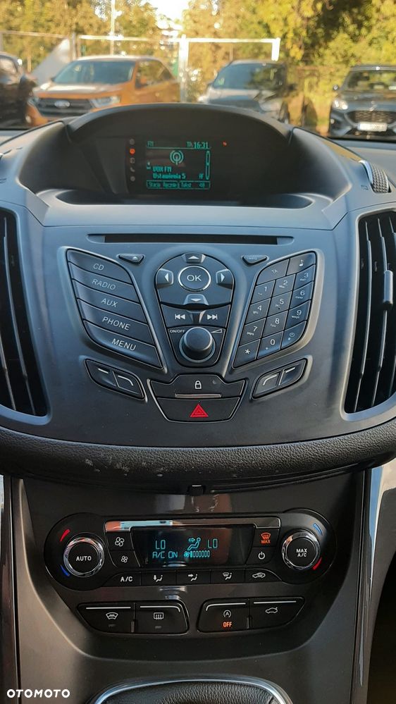 Ford Kuga 1.5 EcoBoost 2x4 Titanium - 27