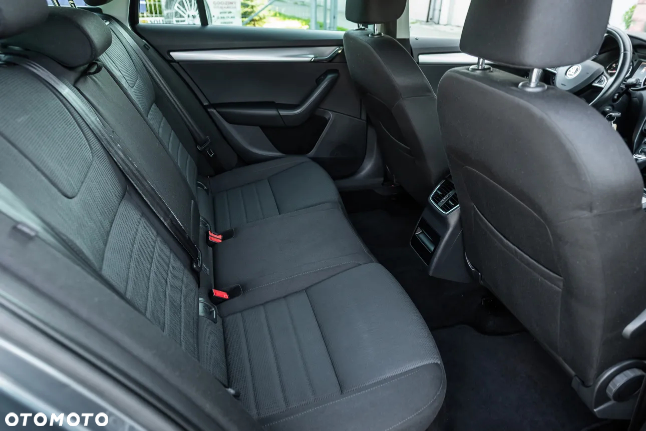 Skoda Octavia Combi 1.8 TSI 4x4 DSG Style - 30