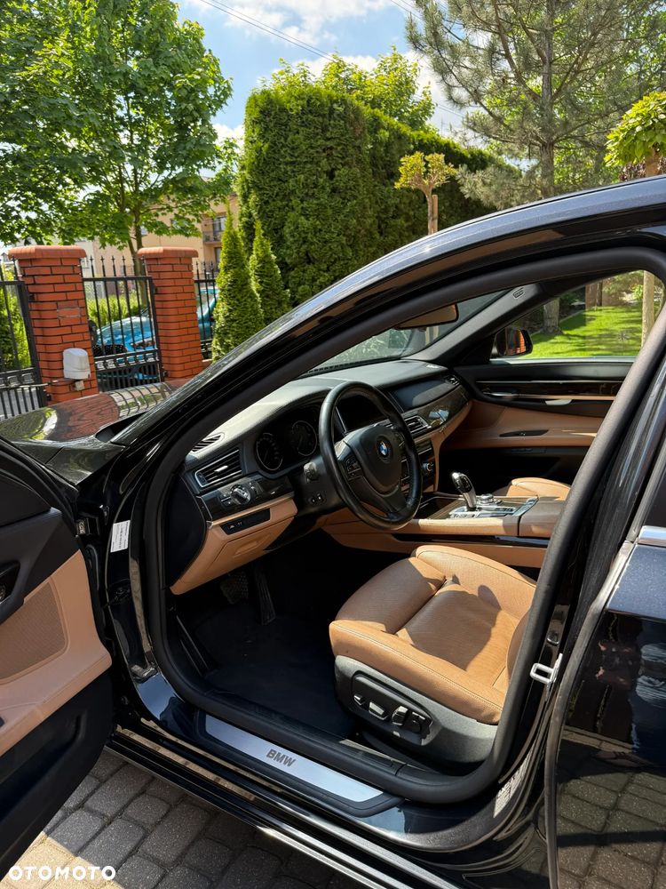 BMW Seria 7 740d xDrive - 3