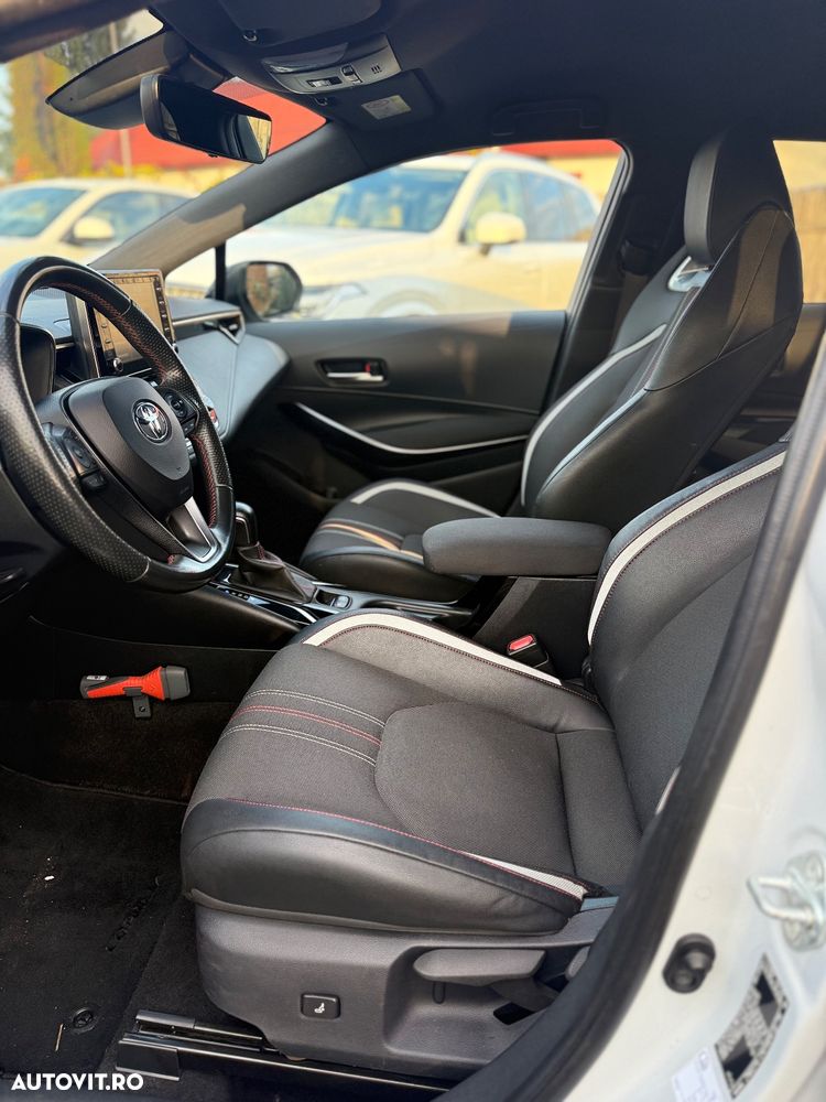 Toyota Corolla 1.8 HSD Dynamic GR Sport - 9