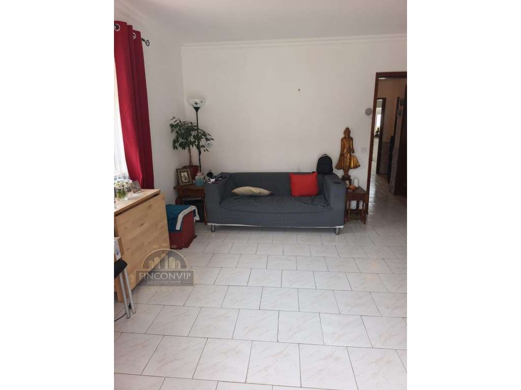 Vende-se andar de moradia bi-familiar - Rés do Chão em São Domingos... - Grande imagem: 3/29