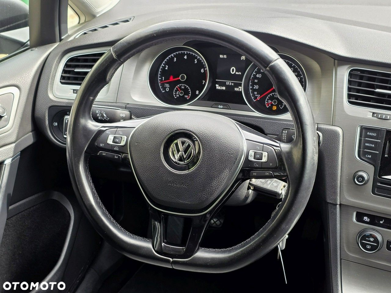 Volkswagen Golf VII 1.2 TSI BMT Comfortline - 17