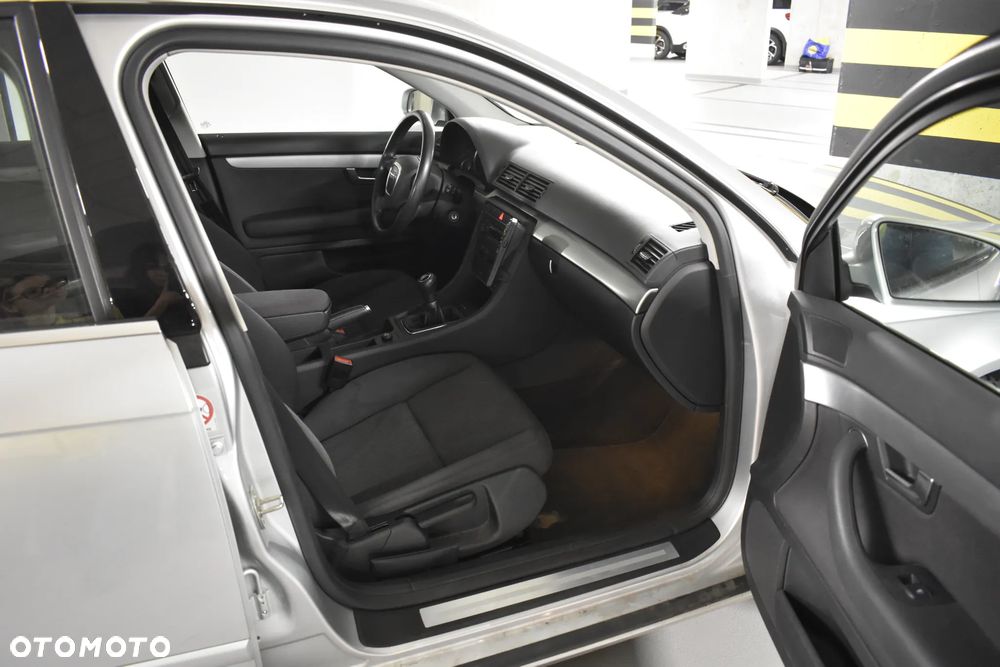 Audi A4 Limousine - 18