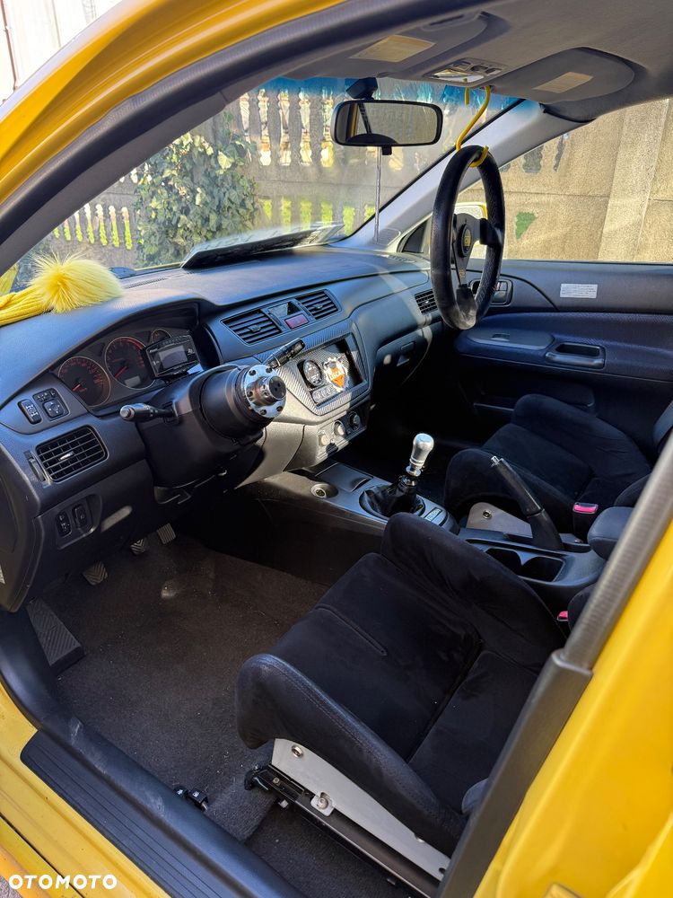 Mitsubishi Lancer Evolution - 15