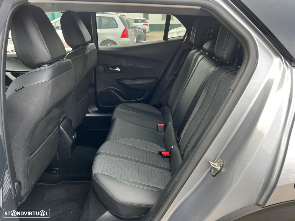 Peugeot 2008 1.2 PureTech Allure - 21