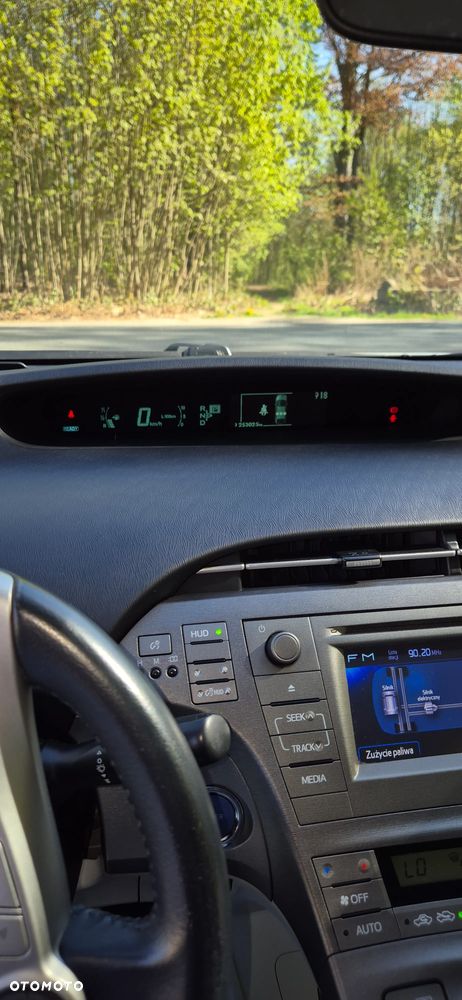Toyota Prius 1.8 HSD Premium - 13