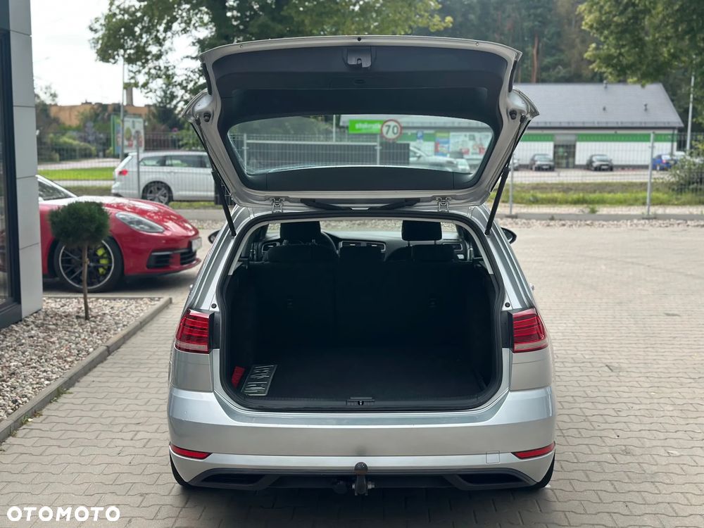 Volkswagen Golf - 10