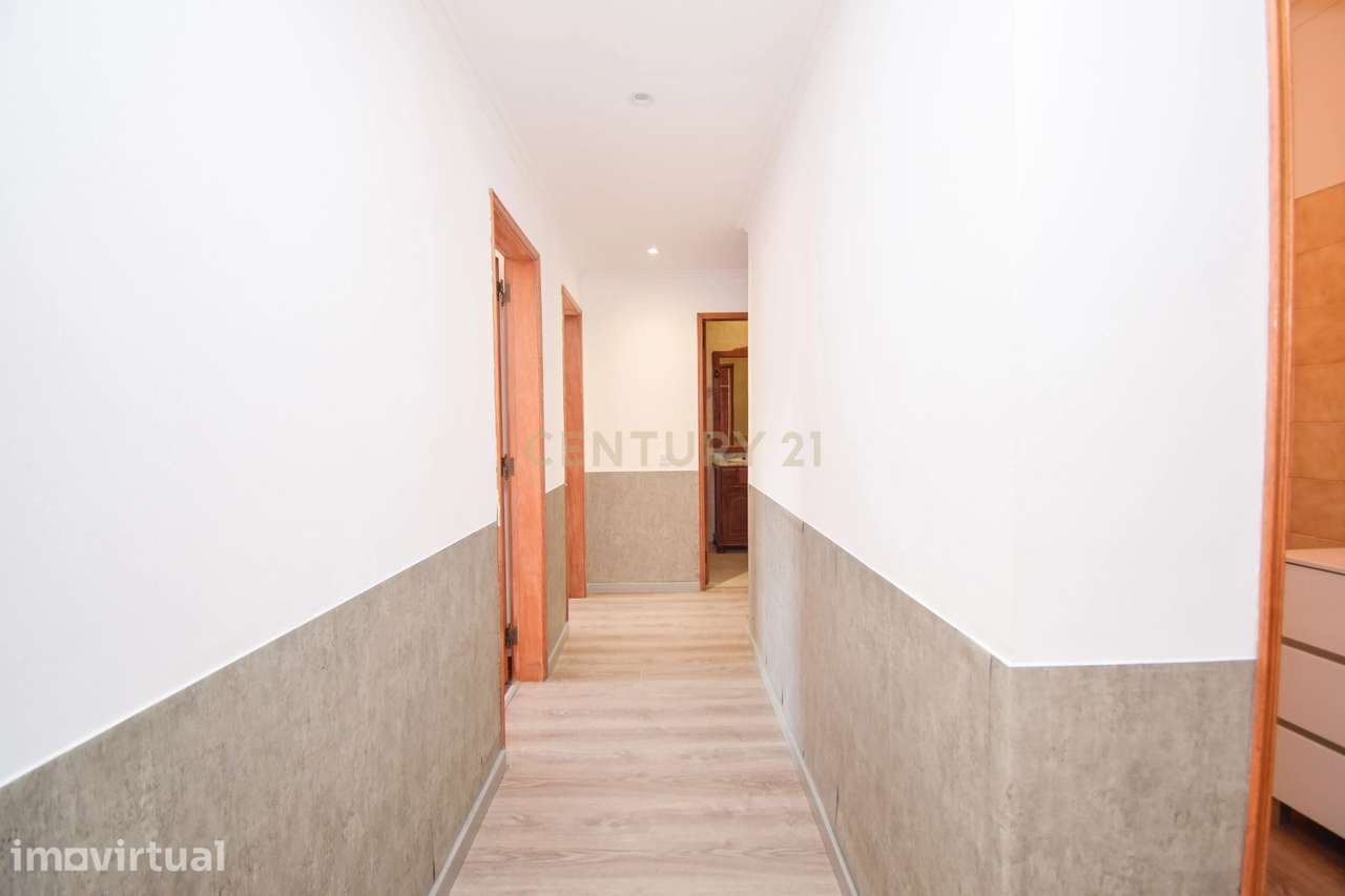 T3 no Pinhal Novo: O Espaço Perfeito para a Sua Família. Com Excelente - Grande imagem: 5/26