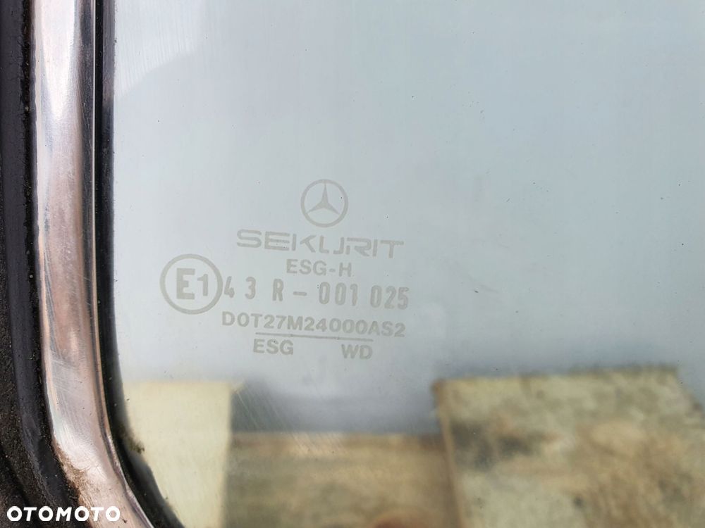 Mercedes W126 C126 SEC COUPE SZYBA LEWY TYŁ TYLNA - 3