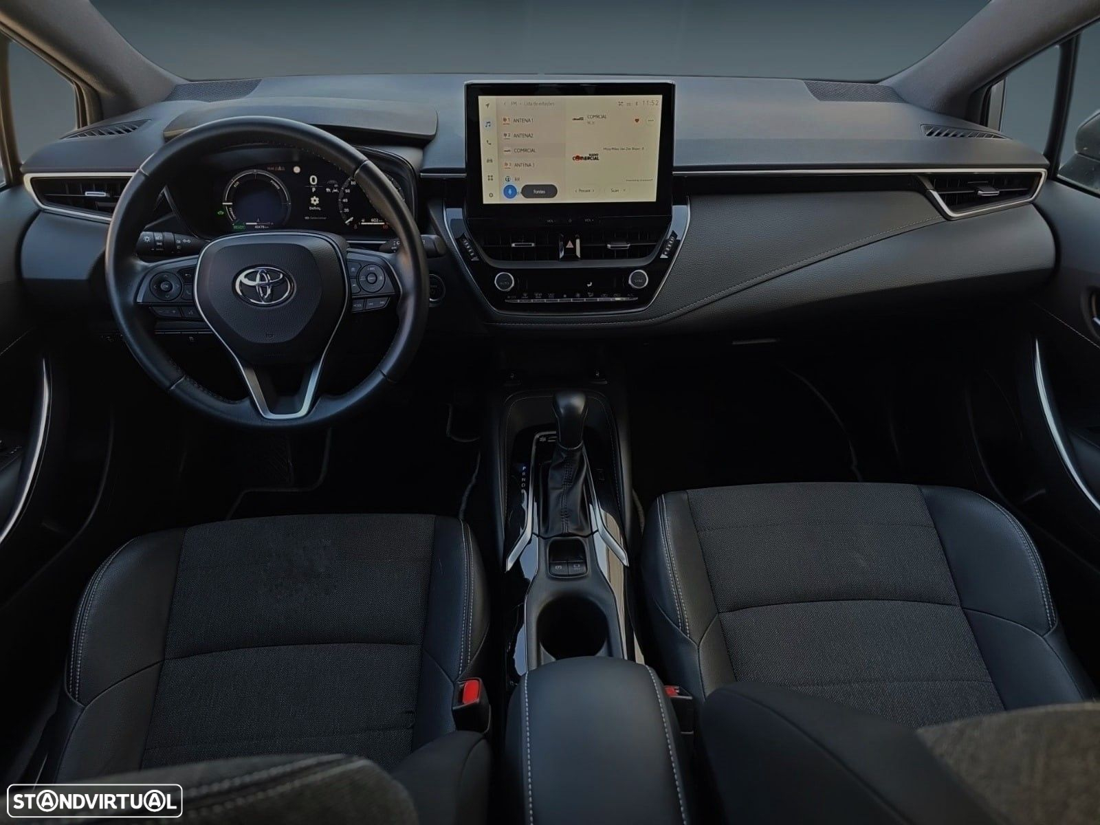 Toyota Corolla 1.8 Hybrid Comfort Plus - 26