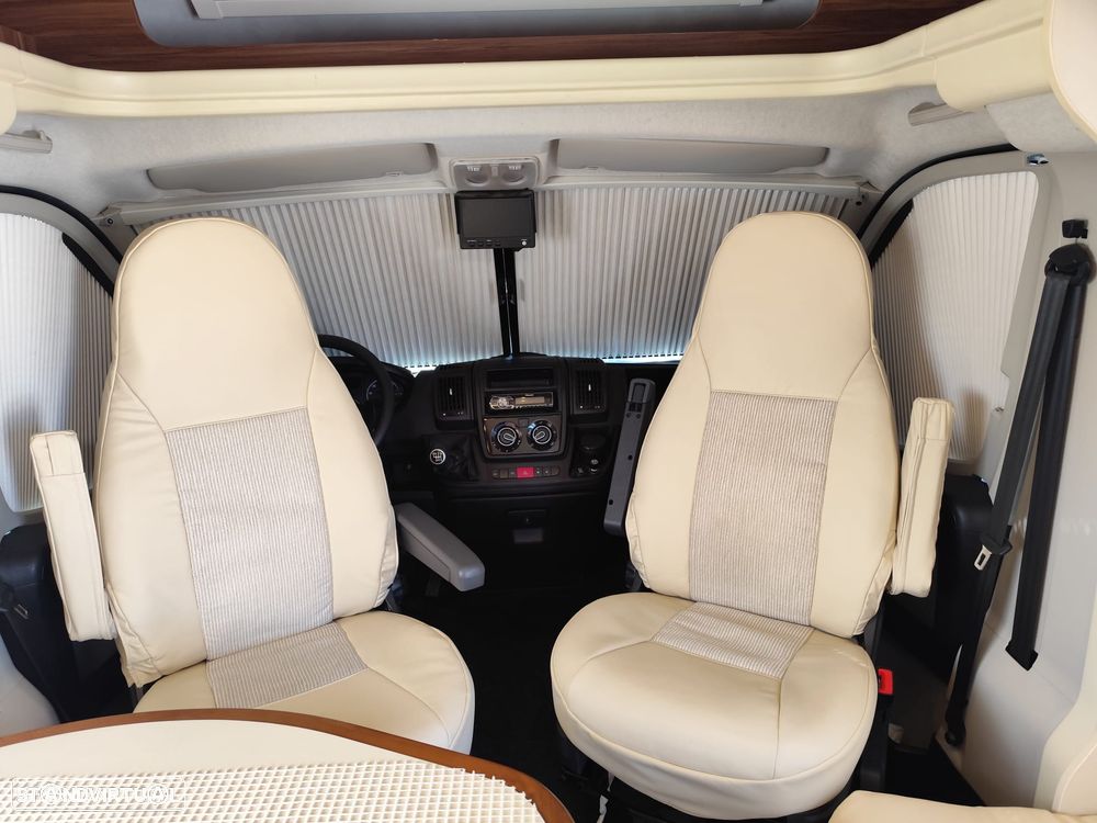 Roller Team Auto-Roller T-Line Magnifico Garage - 10