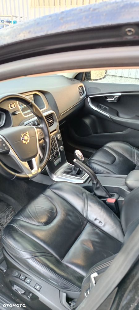 Volvo V40 - 18
