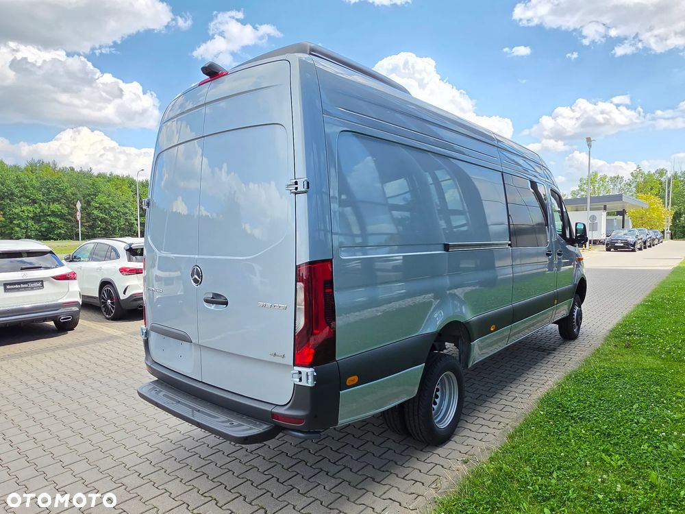 Mercedes-Benz Sprinter - 10