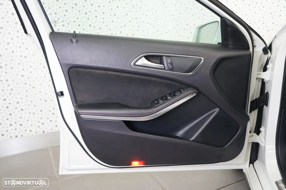 Mercedes-Benz A 180 d AMG Line Aut. - 19